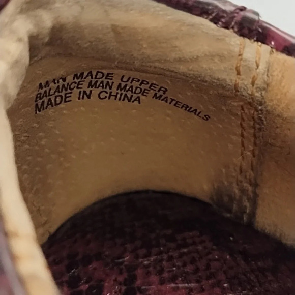 BOC Born Size 7 Plum Quilted Clog Shoes Comfy Peggy Quilted Snake Patent - Picture 5 of 11